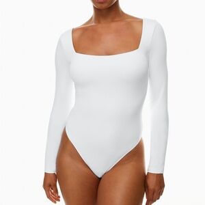 ARITZIA• Women’s Babaton Squareneck Bodysuit Size Large